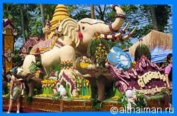 Фестивали и Праздники в Чианг Мае - Сонгкран, Лой Кратонг, Йи Пенг, Фестиваль цветов, Royal Flora Ratchaphruek