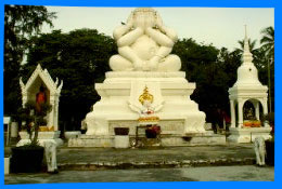 Статуя Короля Наресуана и храм Неранчарарам