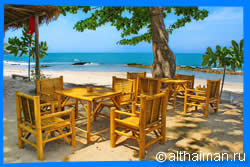 Mai Phai beach Restaurants 