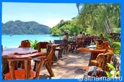 Остров Пхи Пхи, Koh Phi Phi Island, Краби, Южный Таиланд, Тайланд, Krabi, Thailand, лучший отель на Пхи Пхи, отели Пхи Пхи, отдых на Пхи Пхи, фото Пхи Пхи, туры на Пхи Пхи, дешевые авиабилеты в Краби,  острова Краби, ресторан, пхи пхи фото-отчёт, еда, ночной клуб, пляж, номер в отеле Пхи Пхи, медовый месяц на Пхи Пхи