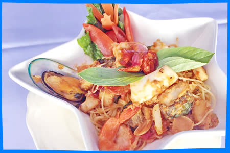 еда и напитки в Blue пляж в Beach Club Phuket