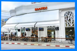 Hooters Phuket, Секси Фешенебельный Спорт-Бар & Ресторан в Патонг Бич