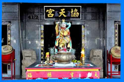 Храм Sapam Shrine в Пхукете - Пхукет Таун Достопримечательности - Китайские Храмы