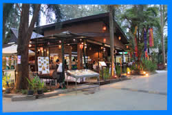 Ресторан-бар The Sands в Nai Yang Beach Resort
