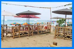 Ресторан-бар The Sands в Nai Yang Beach Resort
