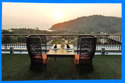 Ресторан Sizzle в Пхукете,  Пхукет Отзывы,  5* Опыты с Видом на Море в Avista Hideaway Resort