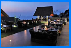 Ресторан Sizzle в Пхукете,  Пхукет Отзывы,  5* Опыты с Видом на Море в Avista Hideaway Resort