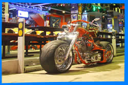 Nicky's Handlebar в Пхукете, Пхукет Отзывы,   Пантеон Больших Байков в Патонг Бич