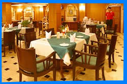 Ресторан Sizzle в Пхукете,  Пхукет Отзывы,  5* Опыты с Видом на Море в Avista Hideaway Resort