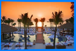 Nikki Beach Phuket (Никки-Бич-Пхукет) - шикарный пляжный клуб