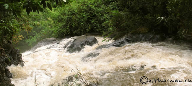 THAM PLA-PHA SUEA NAMTOK  NATIONAL PARK PA SUA WATERFALL MAE HONG SON NORTH THAILAND_СЕВЕРНЫЙ ТАИЛАНД ВОДОПАД ПА СЫА СУА МАЕ ХОНГ СОН ПЕЩЕРА РЫБ НАЦИОНАЛЬНЫЙ ПАРК