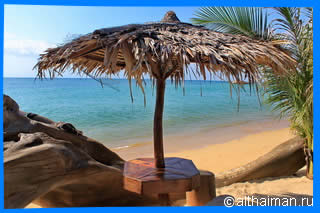 Play Laem beach Koh Phangan Ко Панган Тайланд