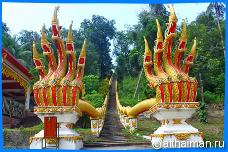 Wat Maduea Wan staircase