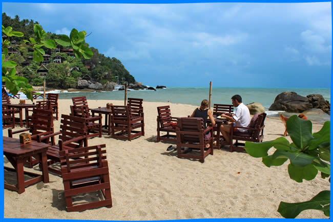 Than Sadet  beachfront eating