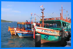 Ferry between Ban Phe & Nuan Thip and Koh Samet